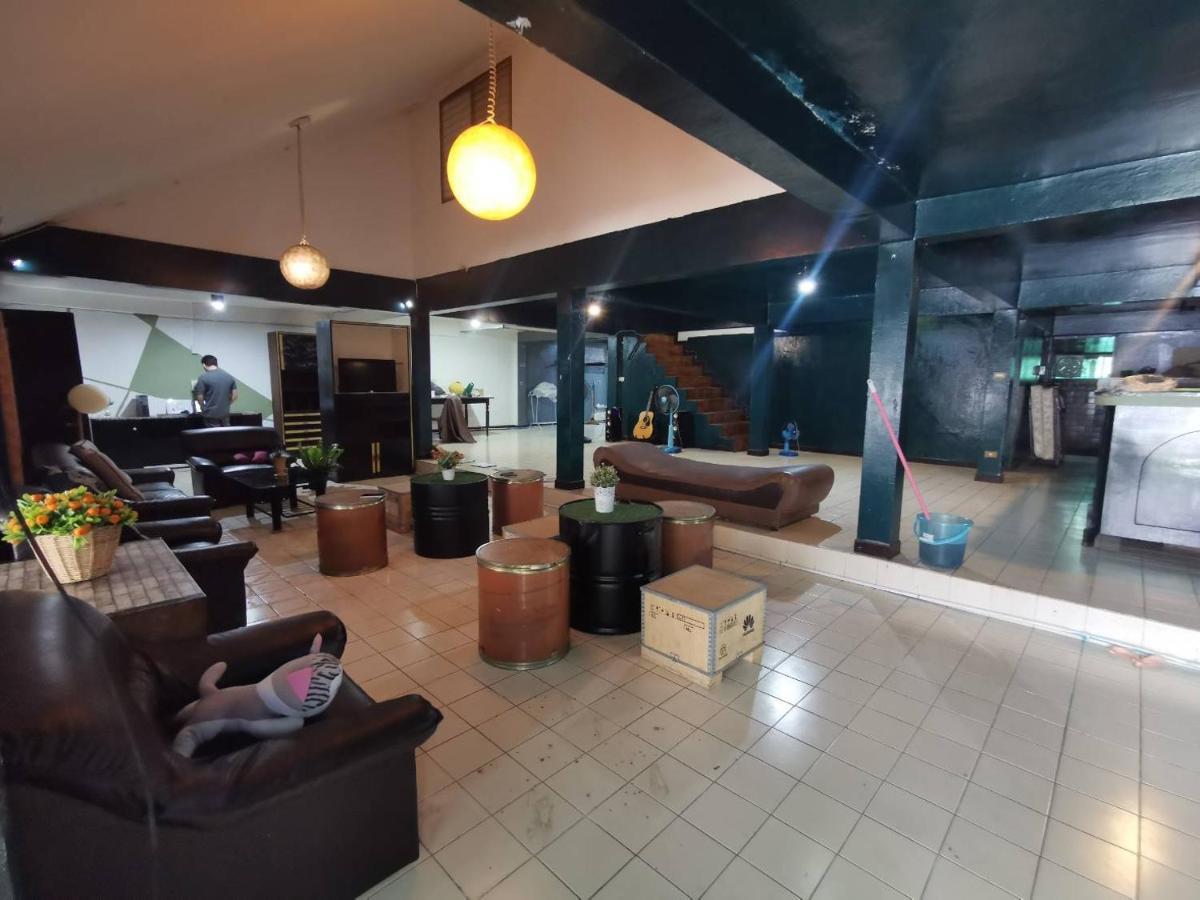Отель The Chiang Mai Walkers Экстерьер фото